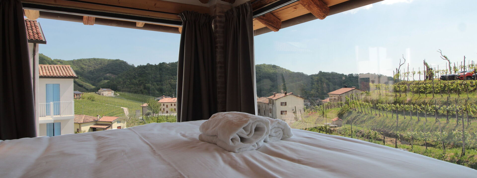 Villa Valdobbiadene Pool Spa: Autumn, Bedroom, Spring, Summer