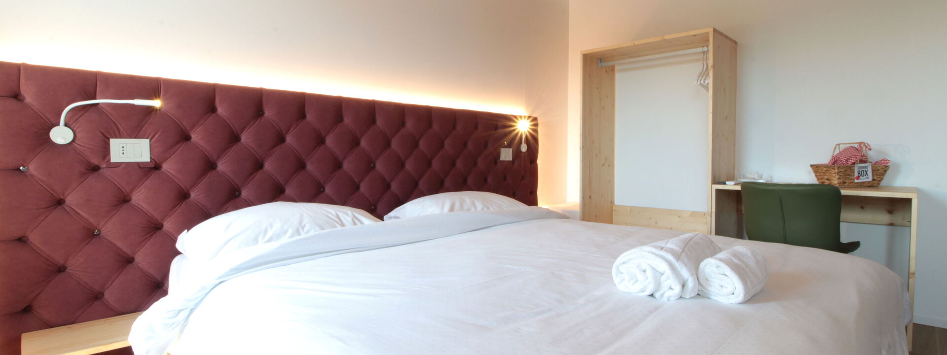 Villa Valdobbiadene Pool Spa: Autumn, Bedroom, Spring, Summer