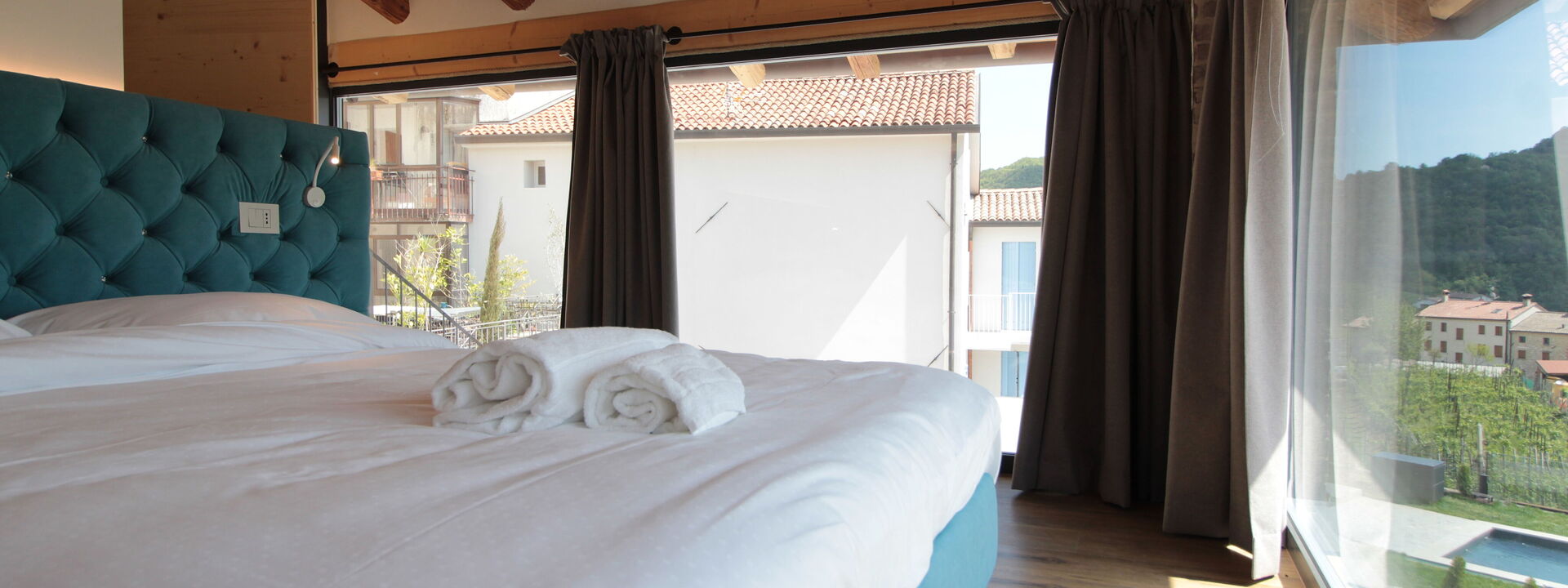 Villa Valdobbiadene Pool Spa: Autumn, Bedroom, Spring, Summer