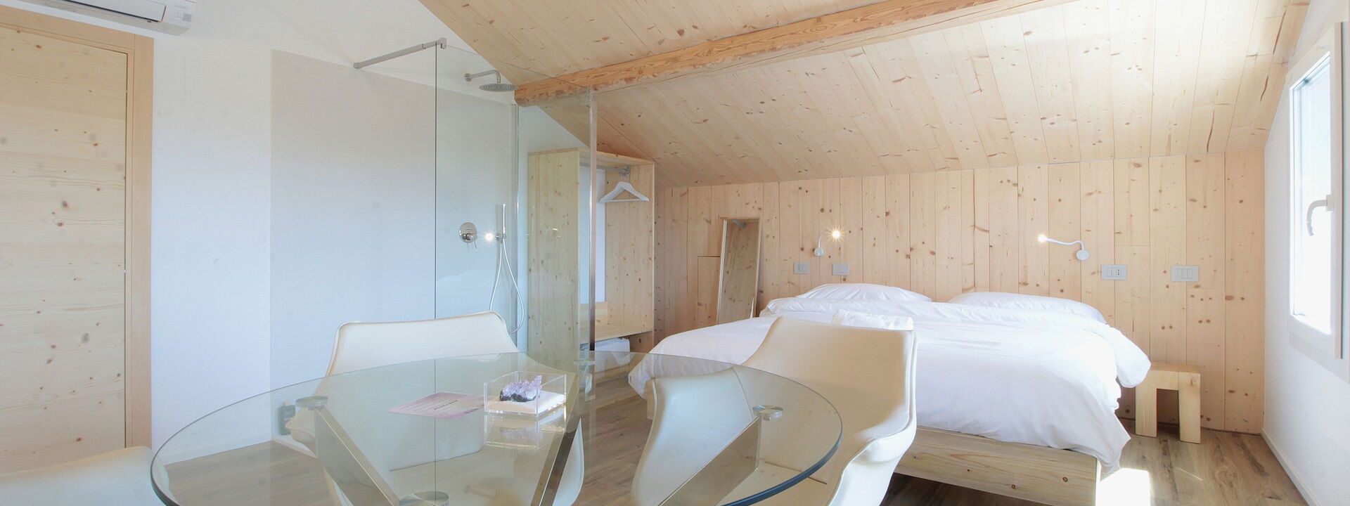Villa Valdobbiadene Pool Spa: Autumn, Bedroom, Spring, Summer