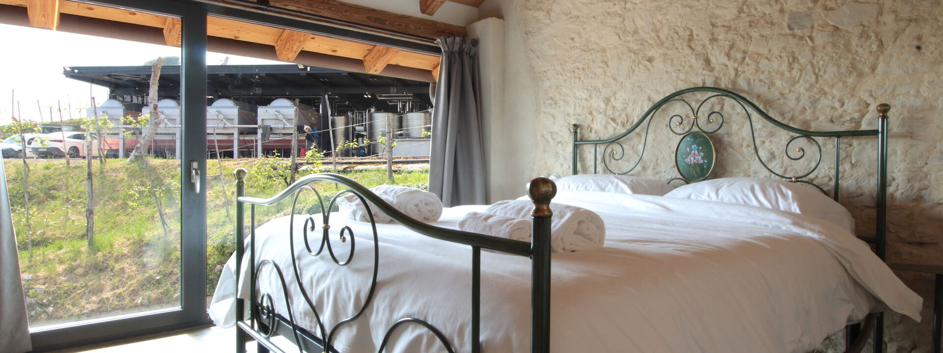 Villa Valdobbiadene Pool Spa: Autumn, Bedroom, Spring, Summer