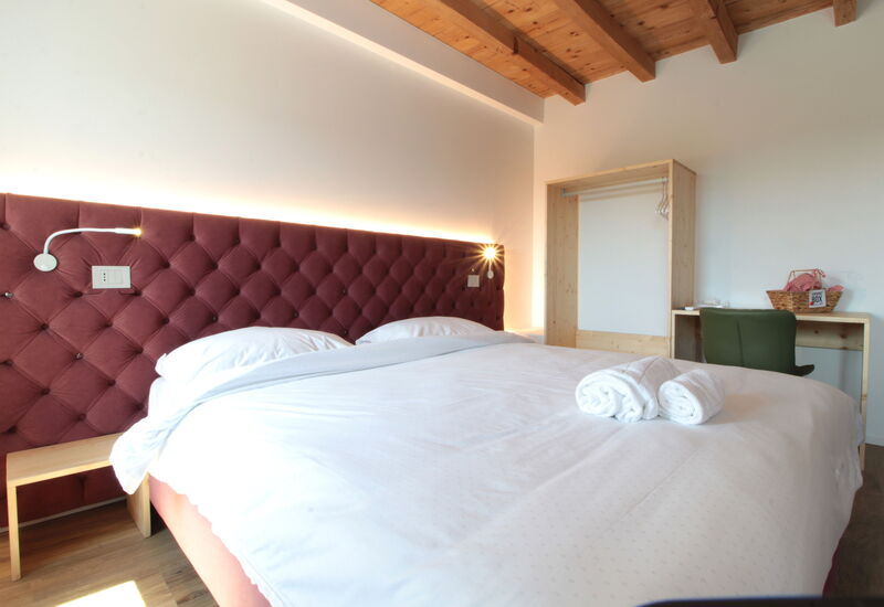 Villa Valdobbiadene Pool Spa: Autumn, Bedroom, Spring, Summer