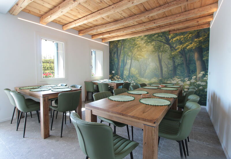 Villa Valdobbiadene Pool Spa: Autumn, Dining Room, Spring, Summer