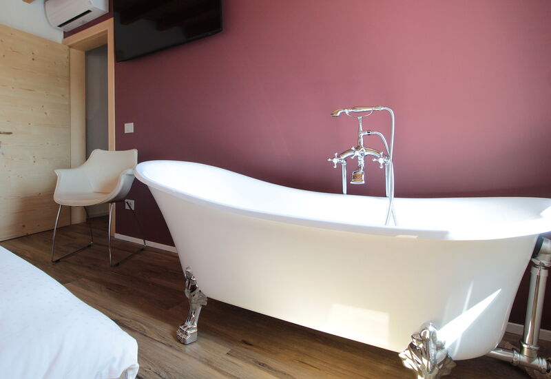 Villa Valdobbiadene Pool Spa: Autumn, Bathroom, Spring, Summer