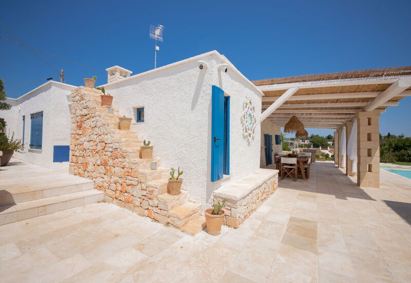 Trulli Valle D'Itria - Martina Franca: Außen, Ausstattung, Balkon / Terrasse / Patio, Draussen, Frühling, Herbst, Schwimmbad, Sommer, Winter