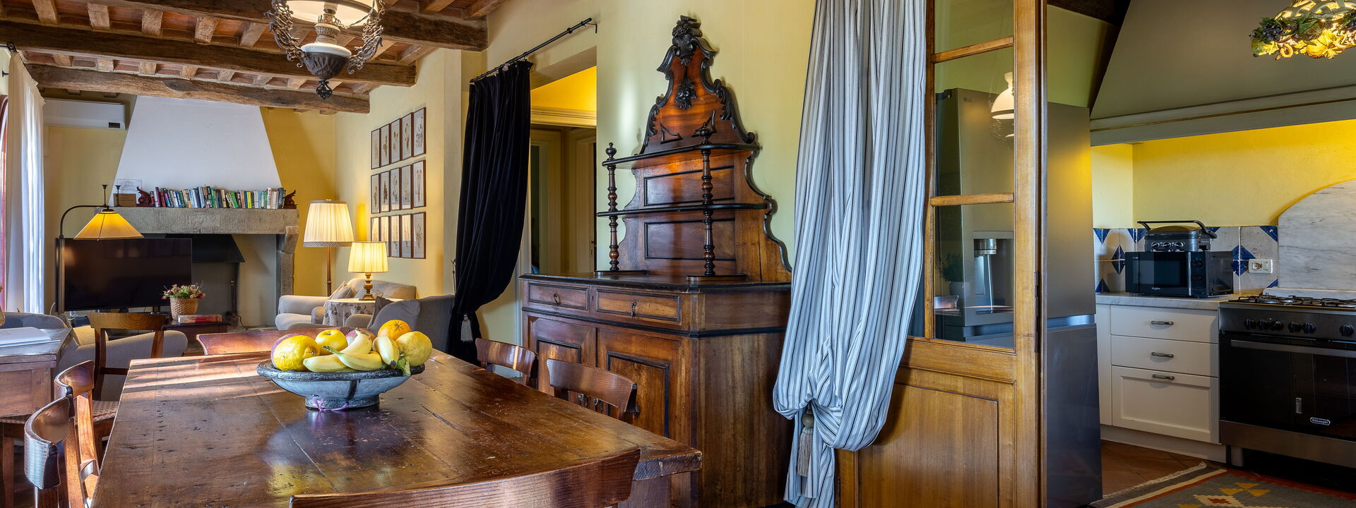 Villa Santa Barbara: Automne, Cuisine, Été, Printemps, Salle à manger, Salon