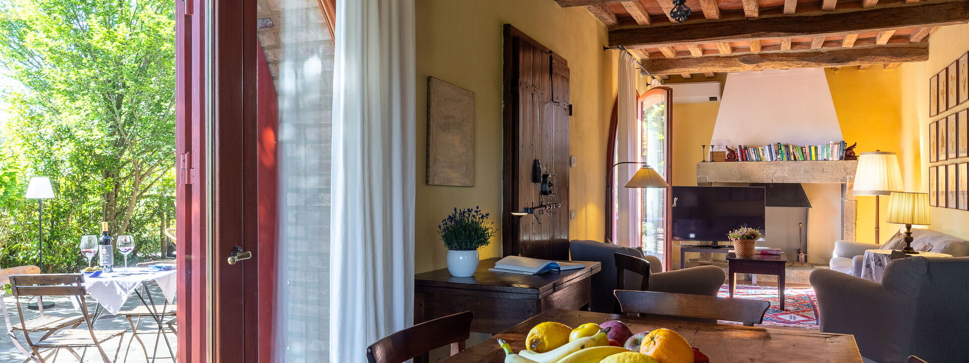 Villa Santa Barbara: Automne, Été, Printemps, Salle à manger, Salon
