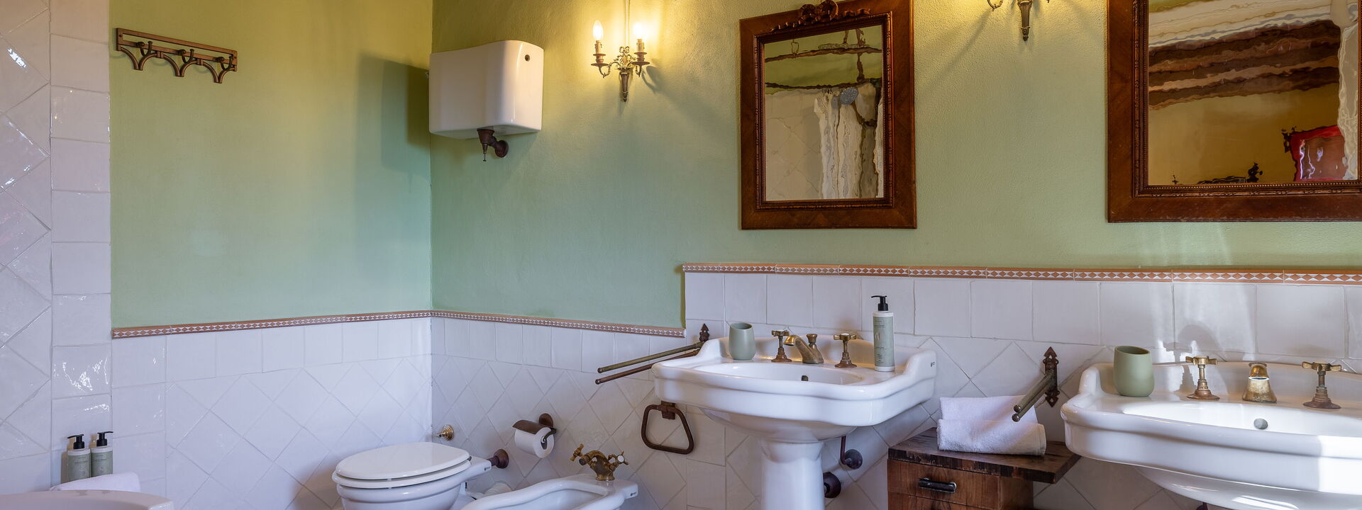 Villa Santa Barbara: Automne, Été, Printemps, Salle de bain