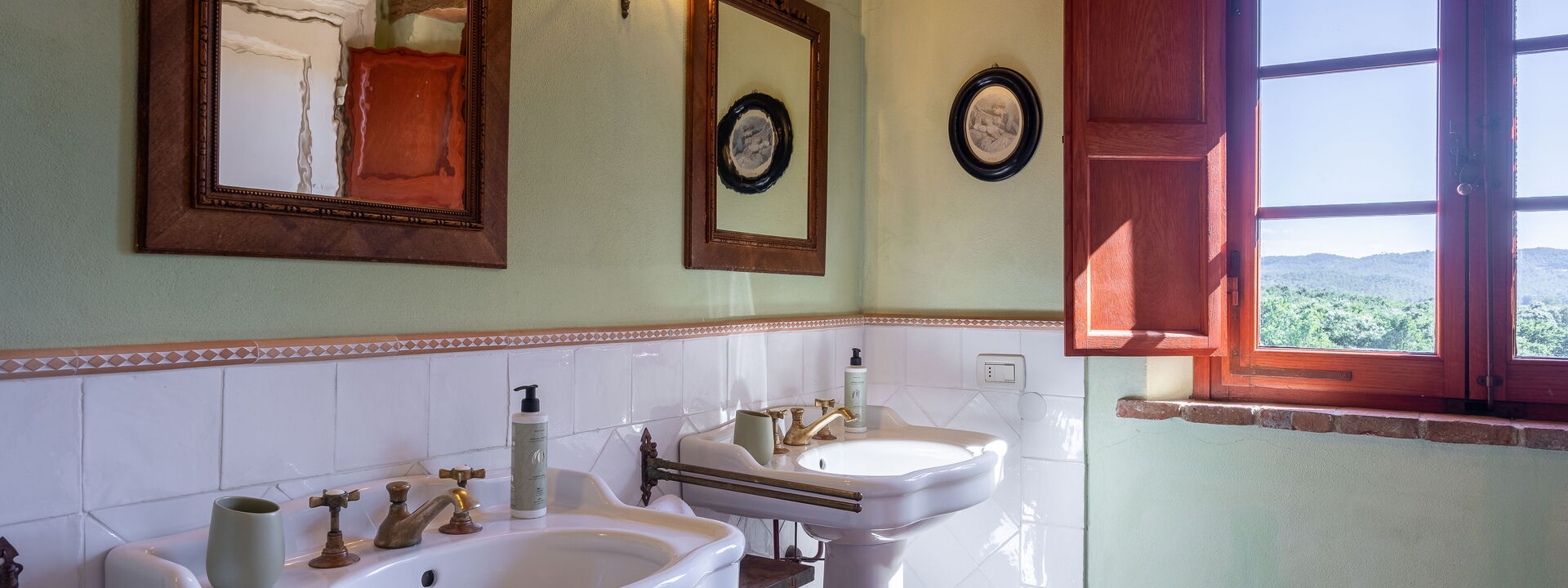 Villa Santa Barbara: Automne, Été, Printemps, Salle de bain