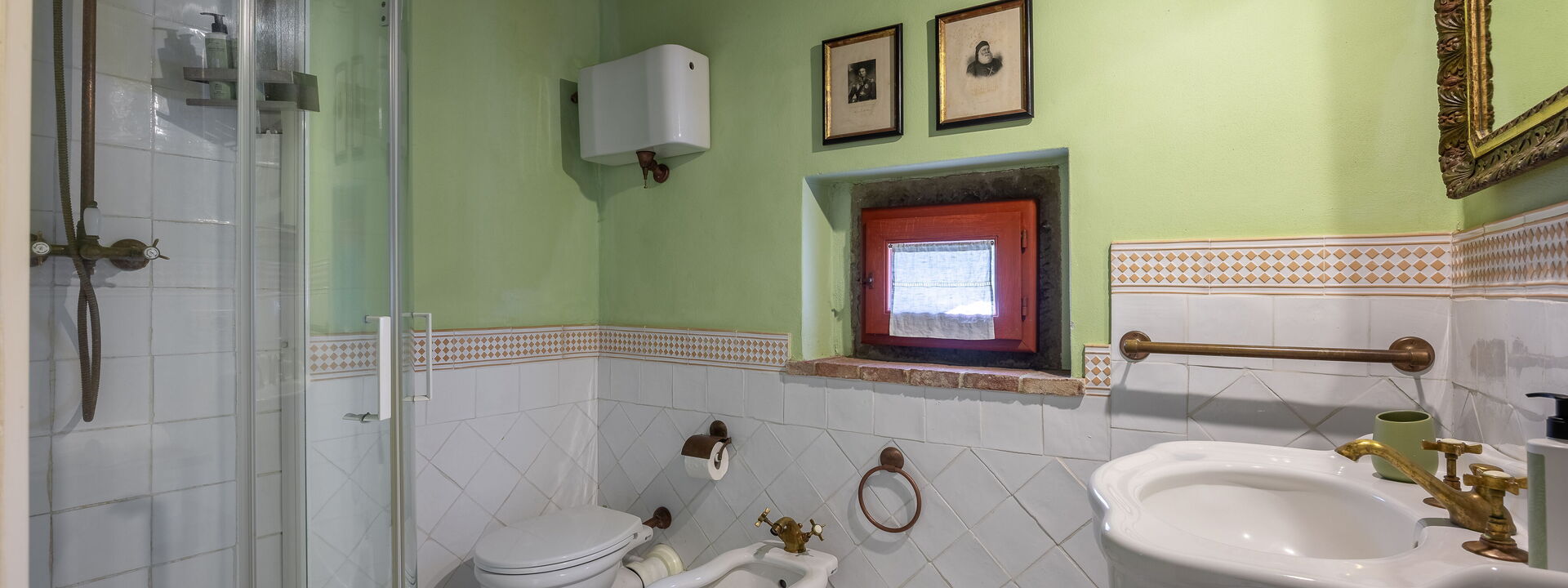 Villa Santa Barbara: Automne, Été, Printemps, Salle de bain