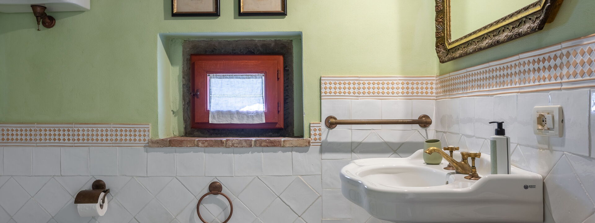 Villa Santa Barbara: Automne, Été, Printemps, Salle de bain
