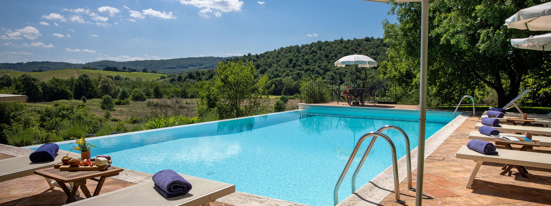 Villa Santa Barbara: Automne, Balcon / Terrasse / Patio, bassin, Été, Jardin, Printemps