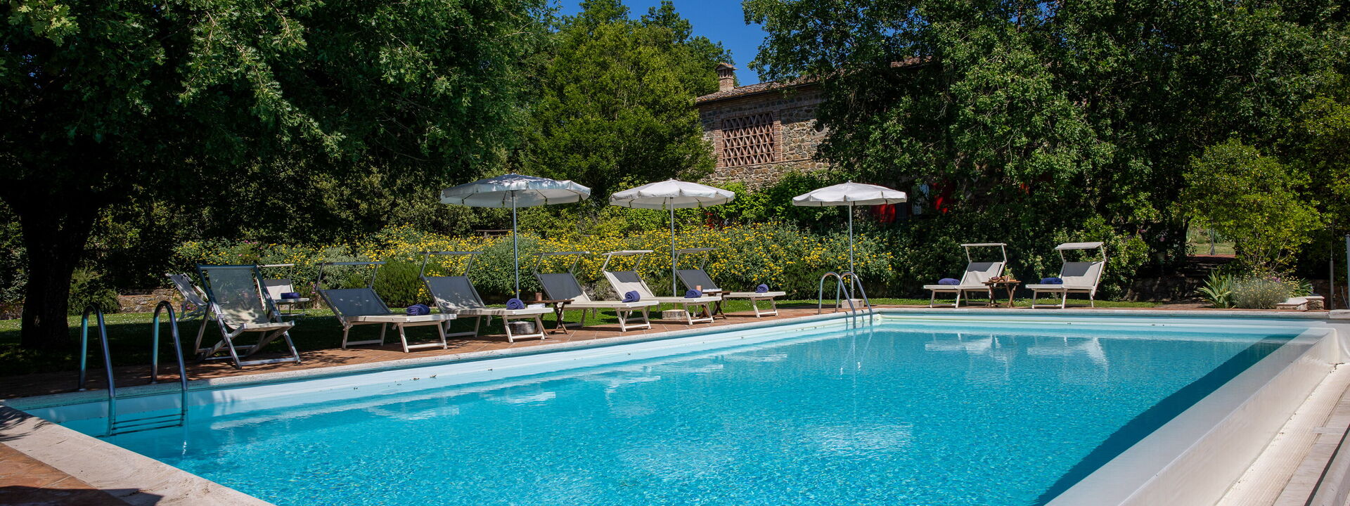 Villa Santa Barbara: Automne, bassin, Été, Jardin, Printemps