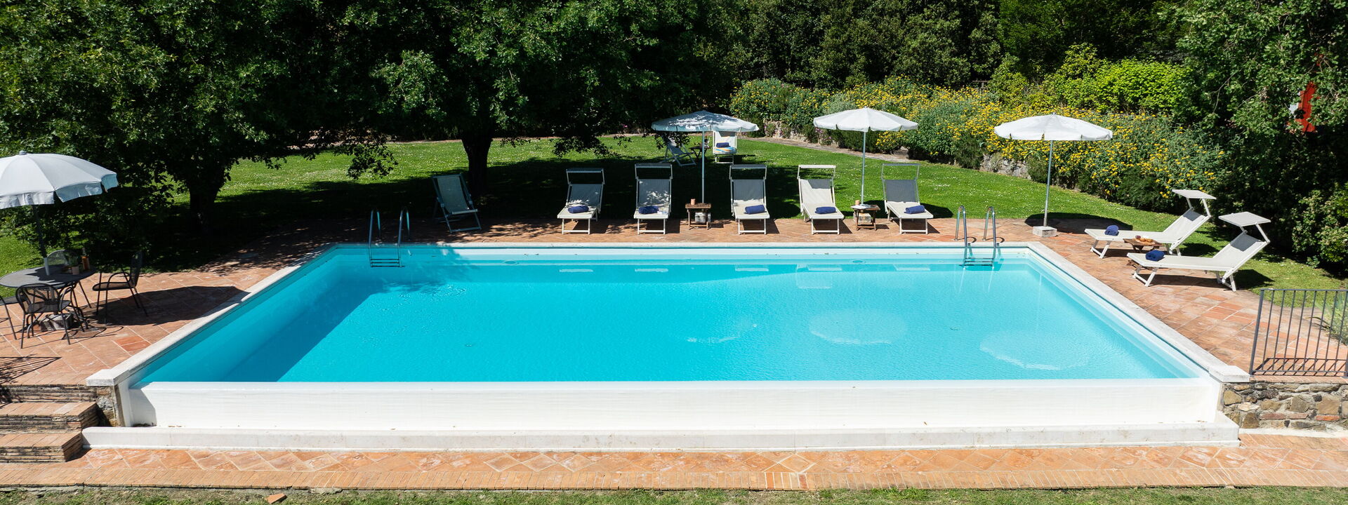 Villa Santa Barbara: Automne, bassin, Été, Jardin, Printemps