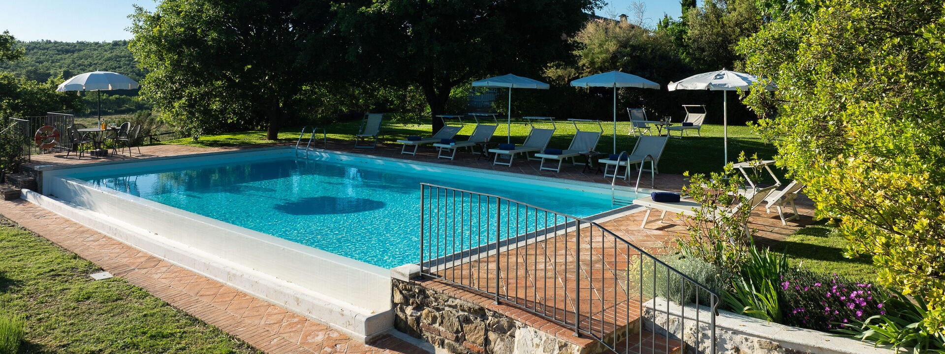 Villa Santa Barbara: Automne, Balcon / Terrasse / Patio, bassin, Été, Jardin, Printemps