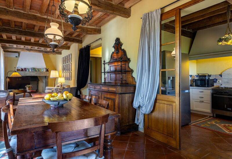 Villa Santa Barbara: Automne, Cuisine, Été, Printemps, Salle à manger, Salon