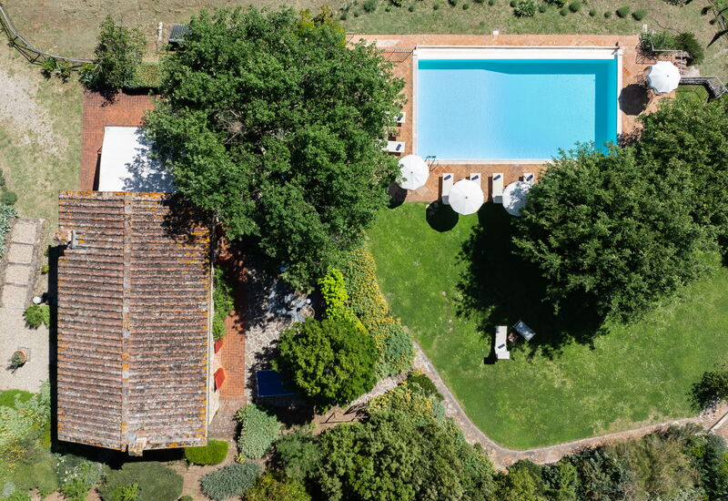 Villa Santa Barbara: Automne, bassin, Été, Jardin, Printemps