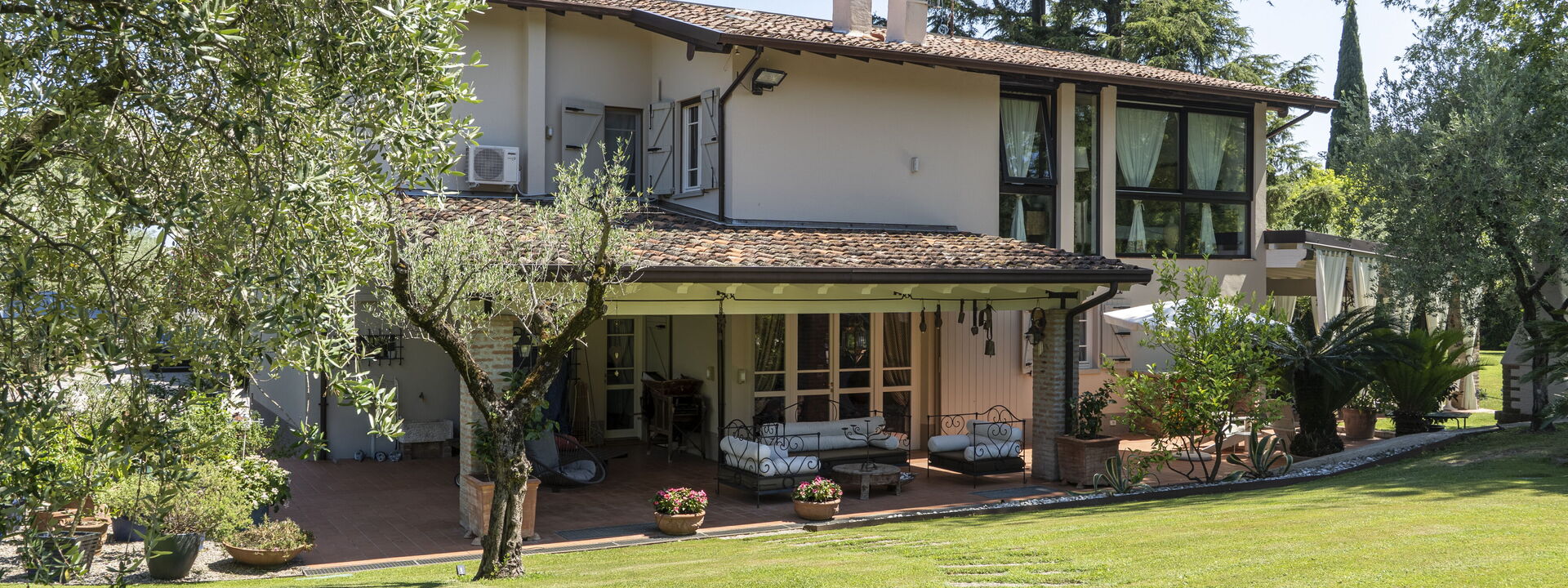 Villa El Perlè, Padenghe sul Garda: Autumn, Garden, Spring, Summer