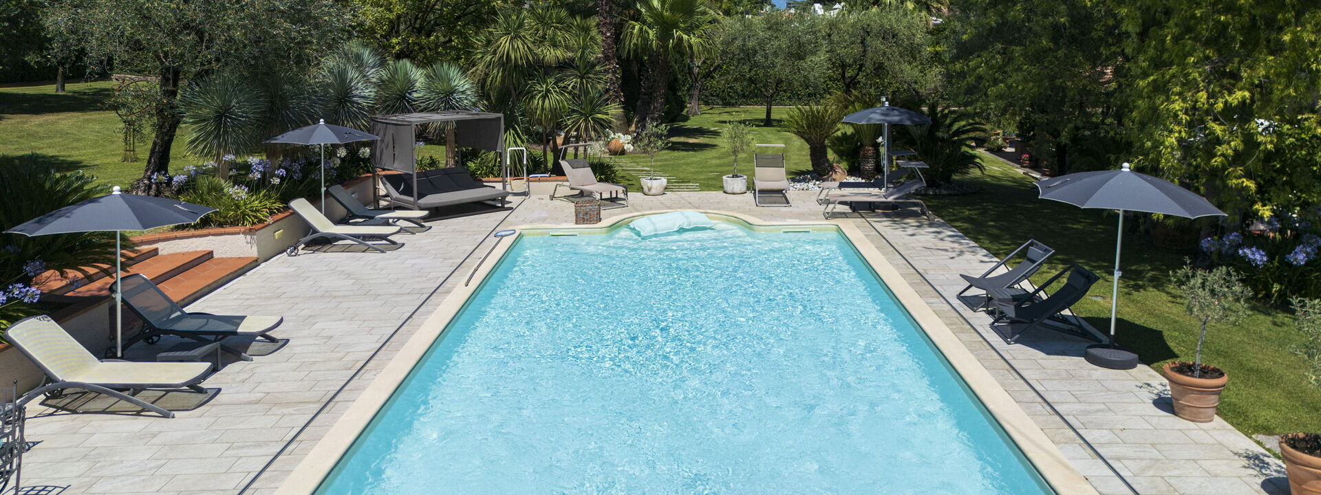 Villa El Perlè, Padenghe sul Garda: Autumn, Pool, Spring, Summer
