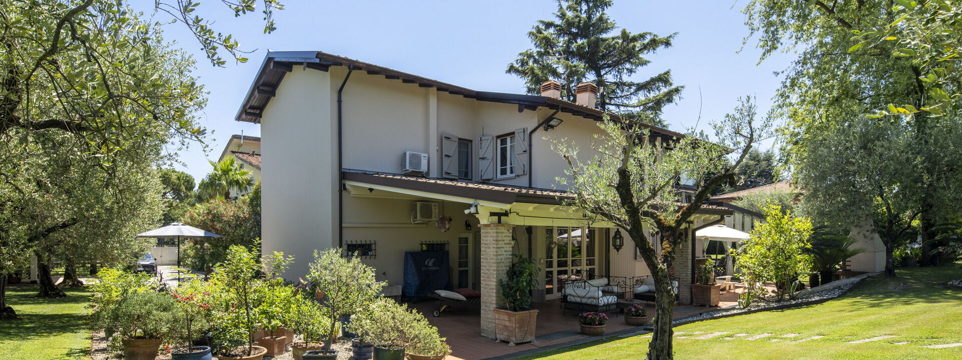 Villa El Perlè, Padenghe sul Garda: Autumn, Garden, Spring, Summer