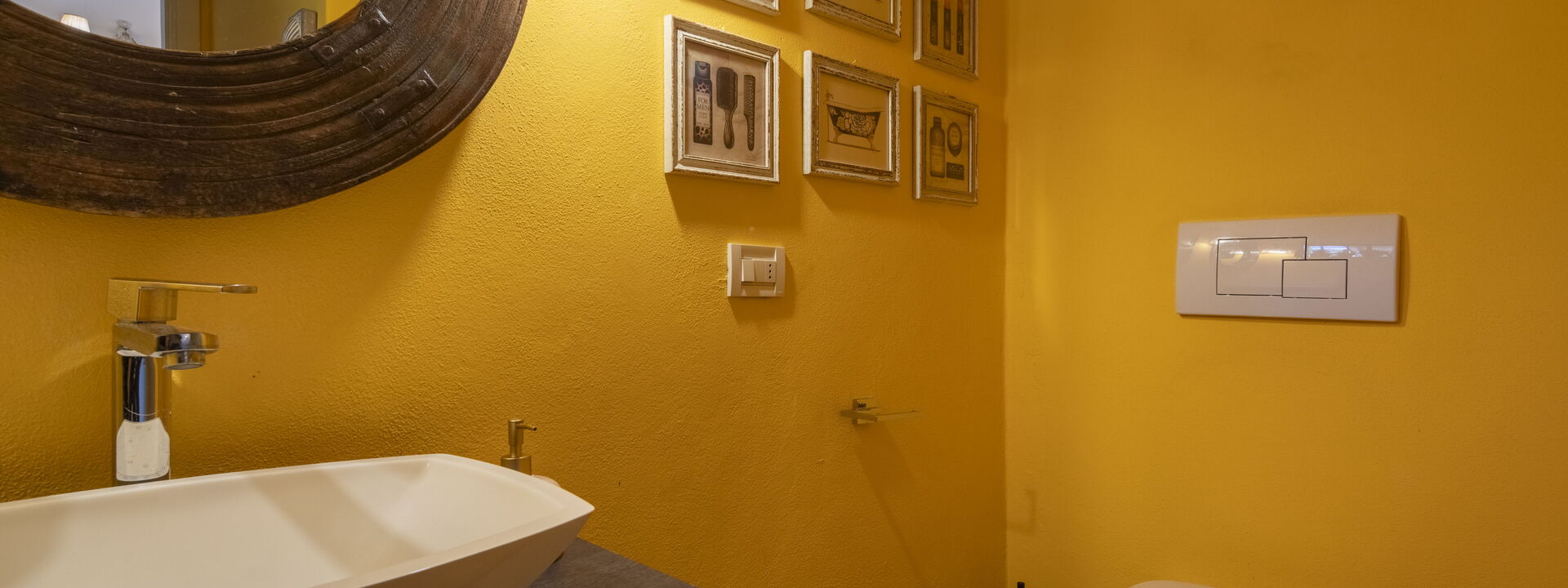 Villa El Perlè, Padenghe sul Garda: Autumn, Bathroom, Spring, Summer