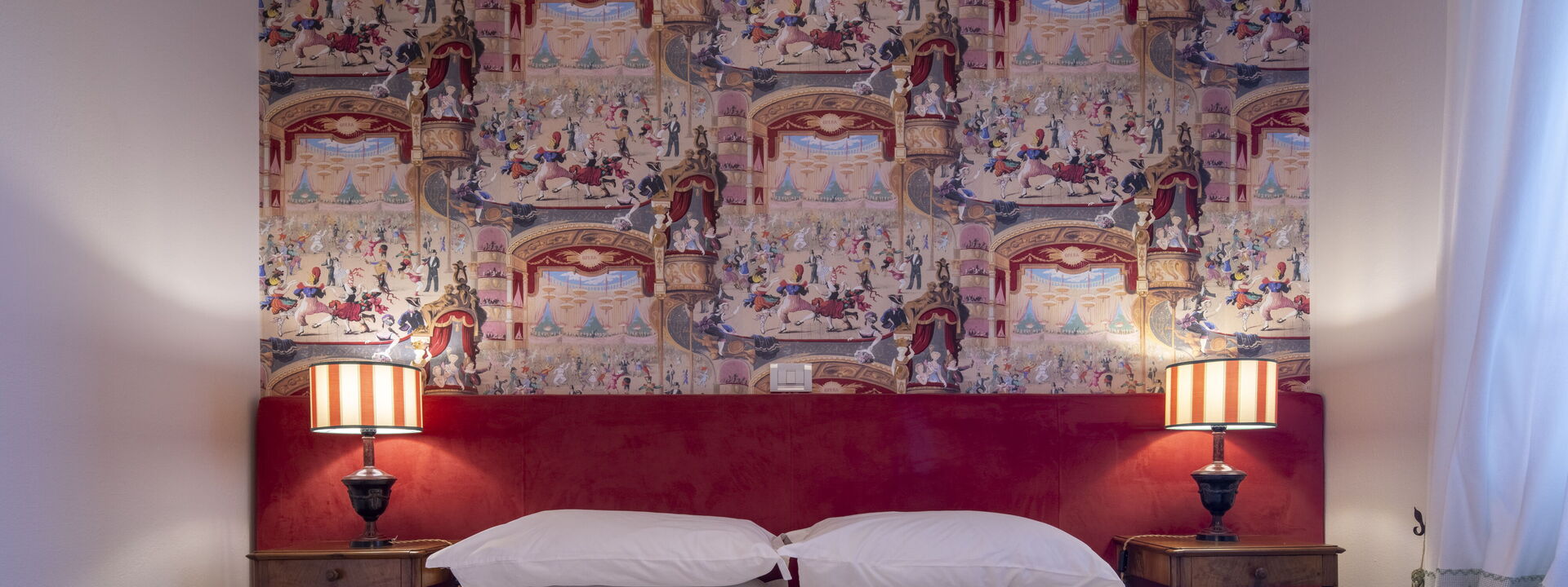 Villa El Perlè, Padenghe sul Garda: Autumn, Bedroom, Spring, Summer