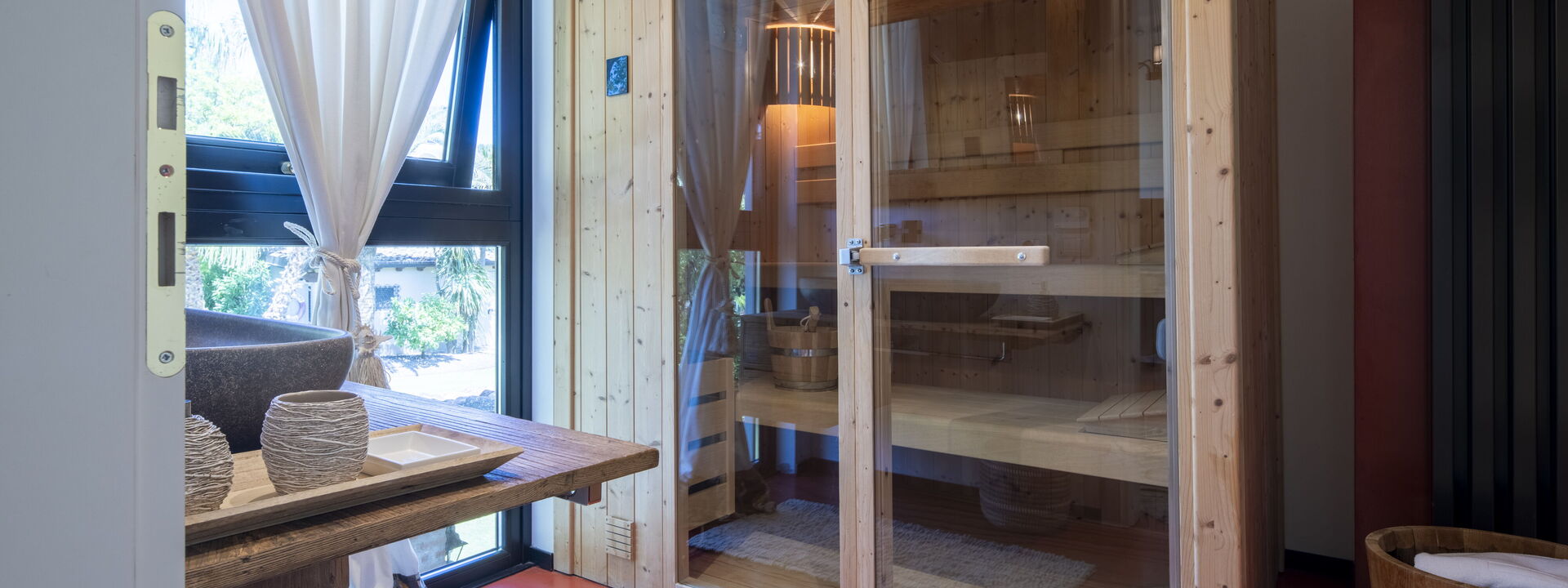 Villa El Perlè, Padenghe sul Garda: Autumn, Bathroom, Spring, Summer, Wellness