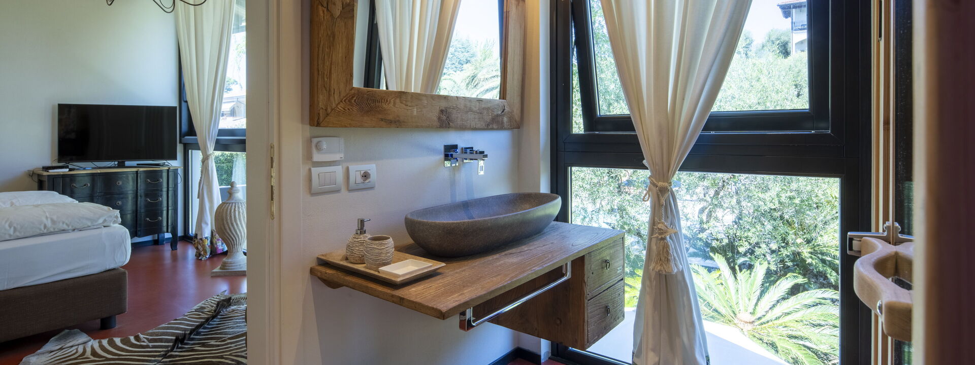 Villa El Perlè, Padenghe sul Garda: Autumn, Bathroom, Spring, Summer