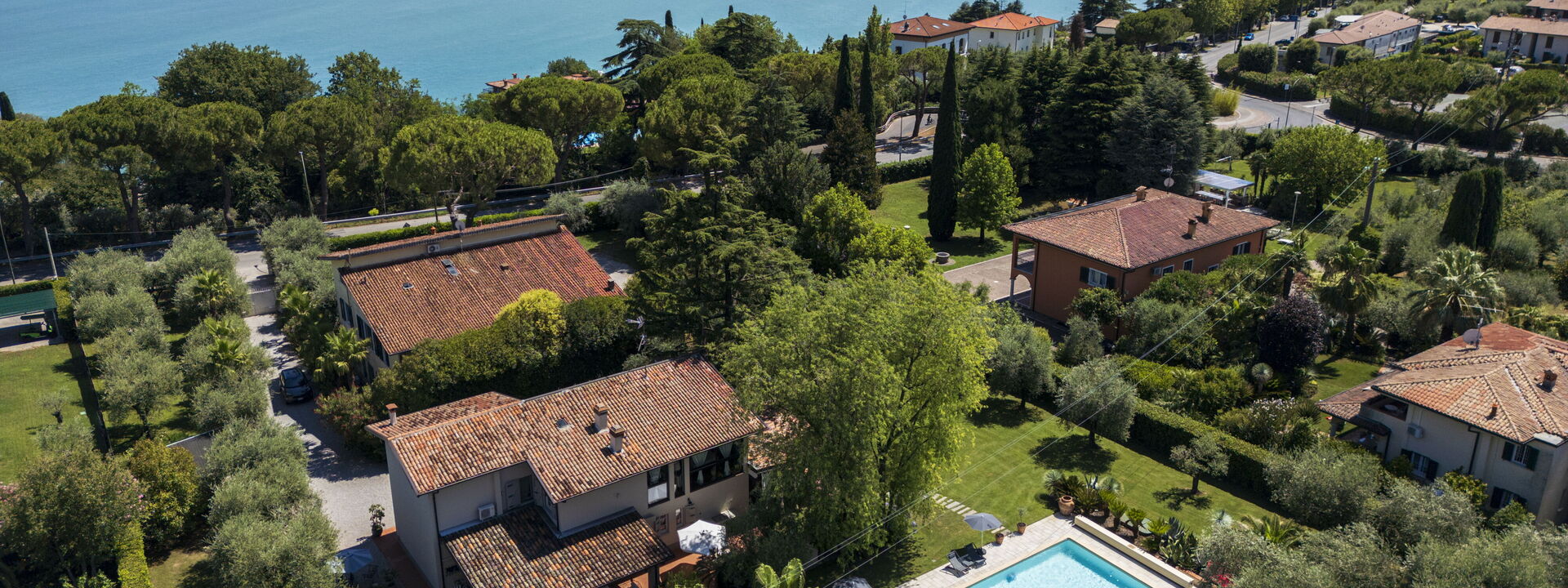Villa El Perlè, Padenghe sul Garda: Autumn, Scenic View, Spring, Summer