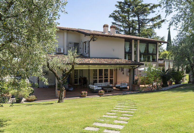 Villa El Perlè, Padenghe sul Garda: Autumn, Garden, Spring, Summer