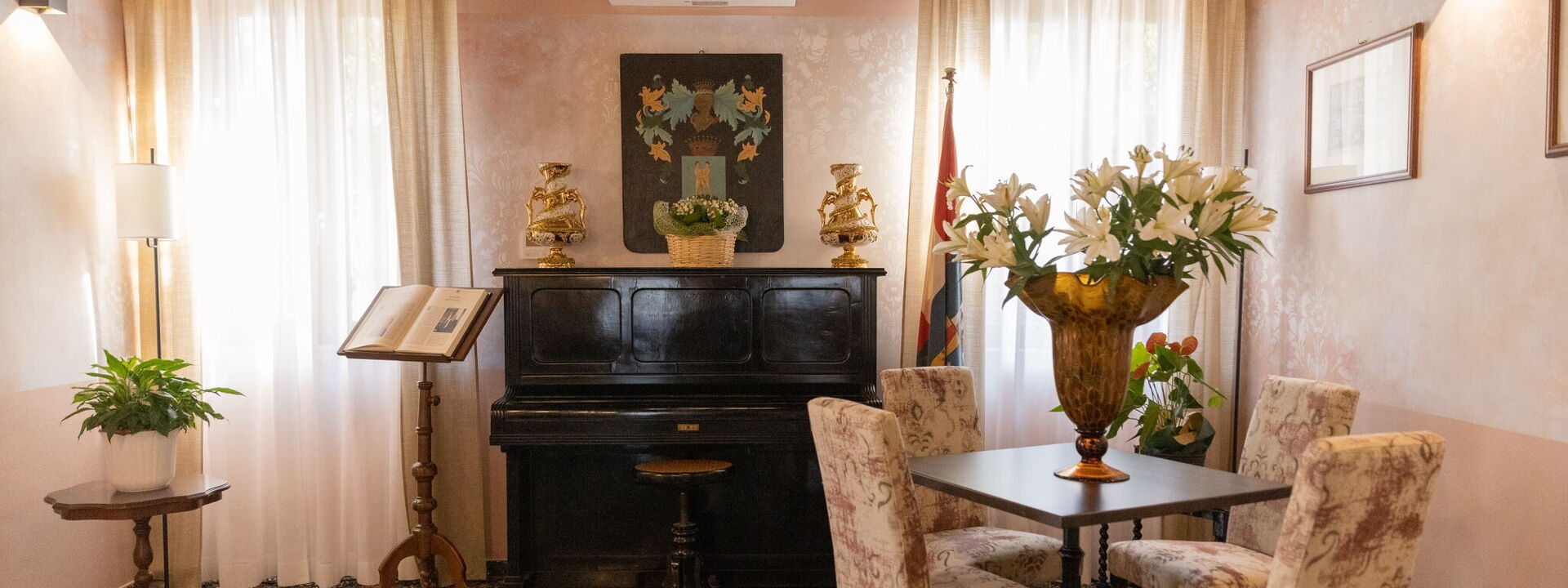 Villa Mirandola: Autumn, Room Detail, Spring, Summer