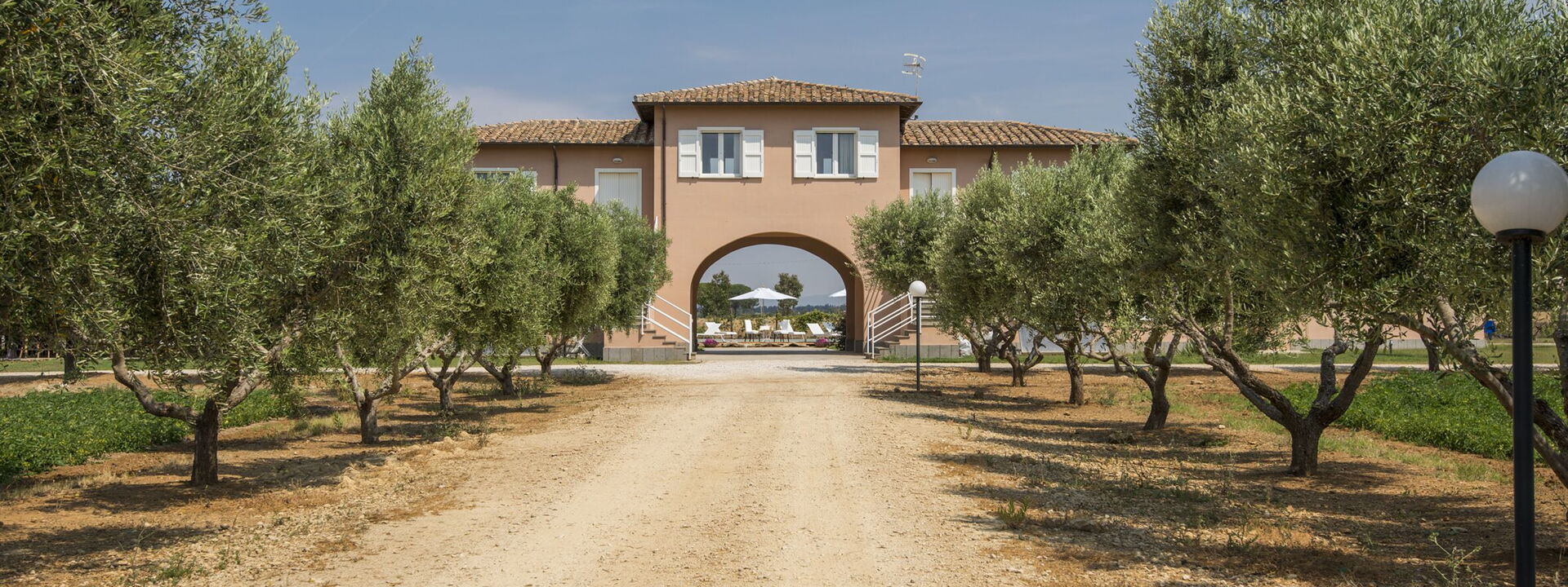 Villa Marina Velca: villa-marina-velca-tarquinia-villa-esterni