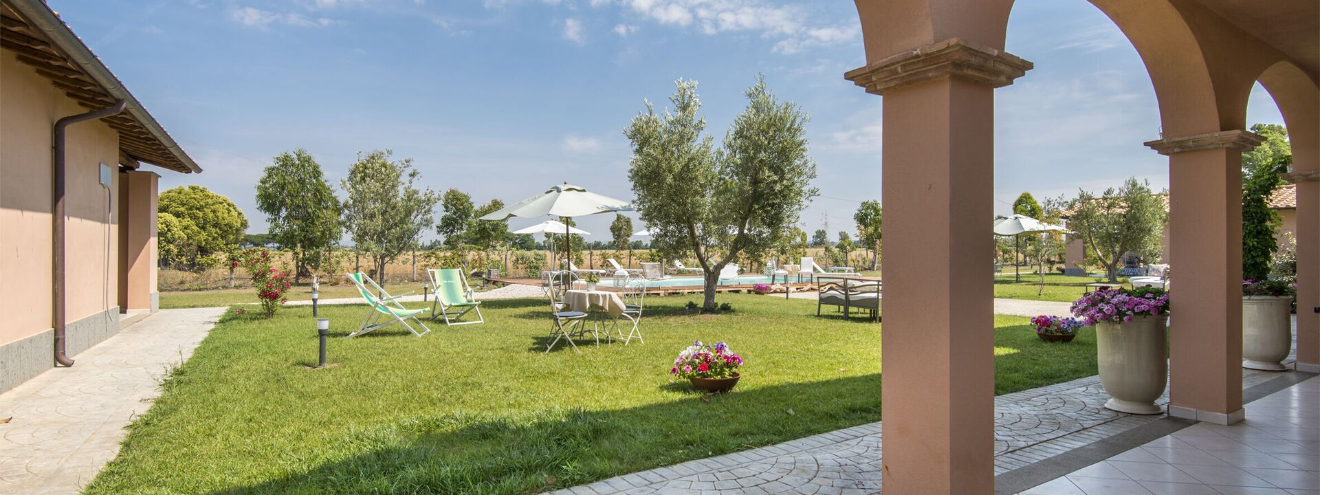 Villa Marina Velca: villa-marina-velca-tarquinia-villa-esterni