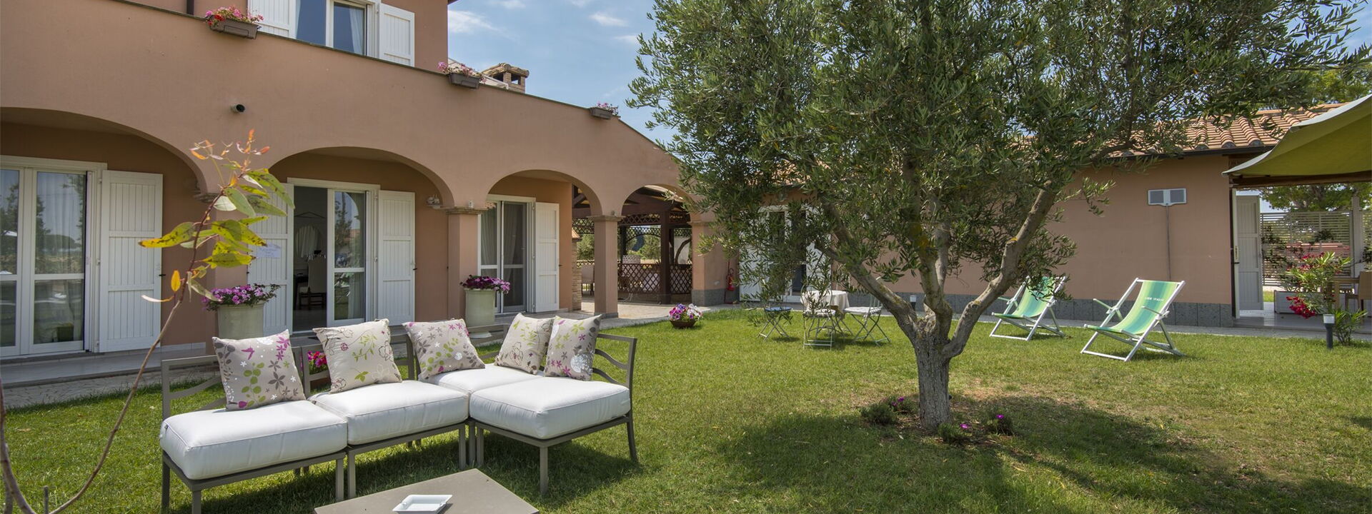 Villa Marina Velca: villa-marina-velca-tarquinia-villa-esterni