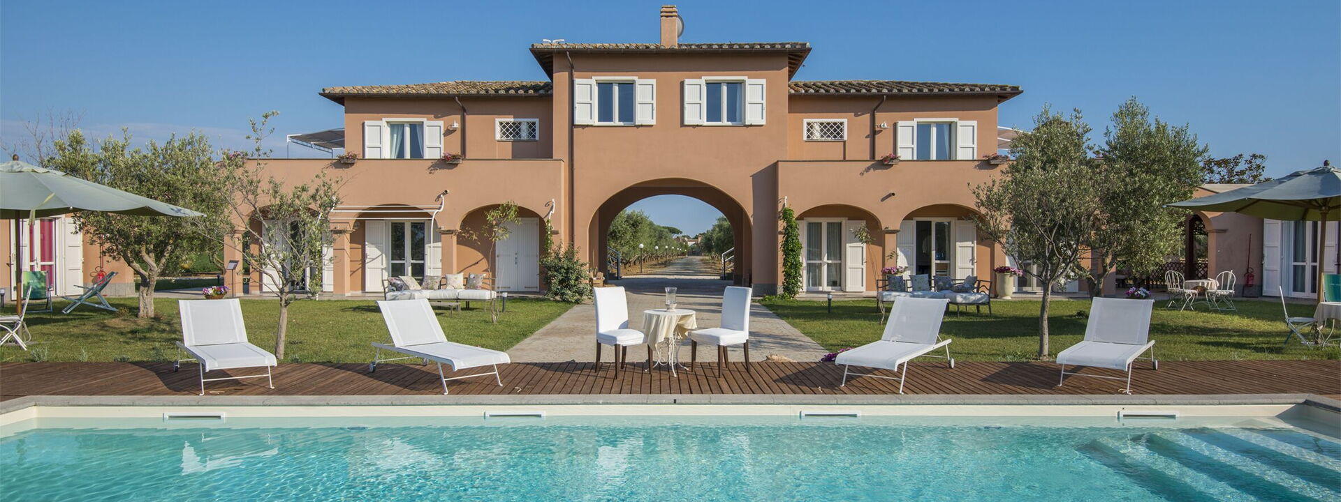 Villa Marina Velca: villa-marina-velca-tarquinia-villa-piscina