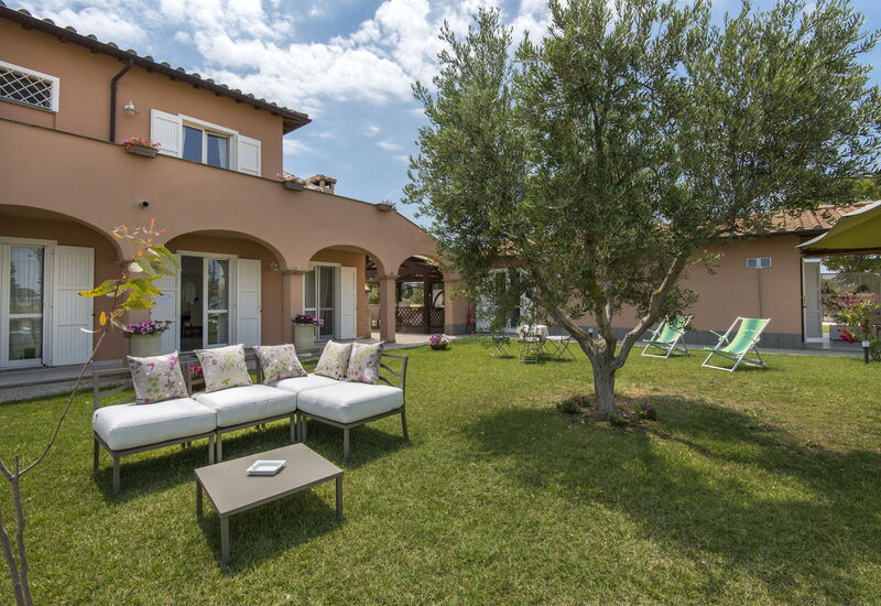 Villa Marina Velca: villa-marina-velca-tarquinia-villa-external