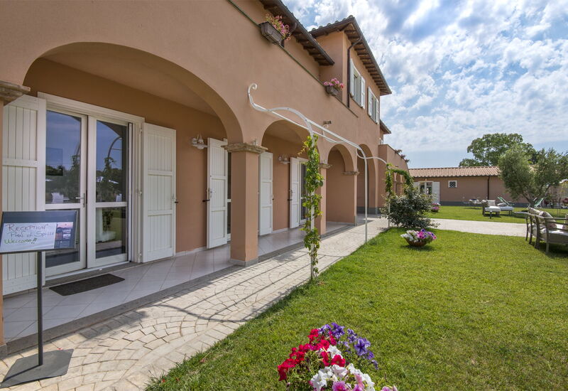 Villa Marina Velca: villa-marina-velca-tarquinia-villa-external