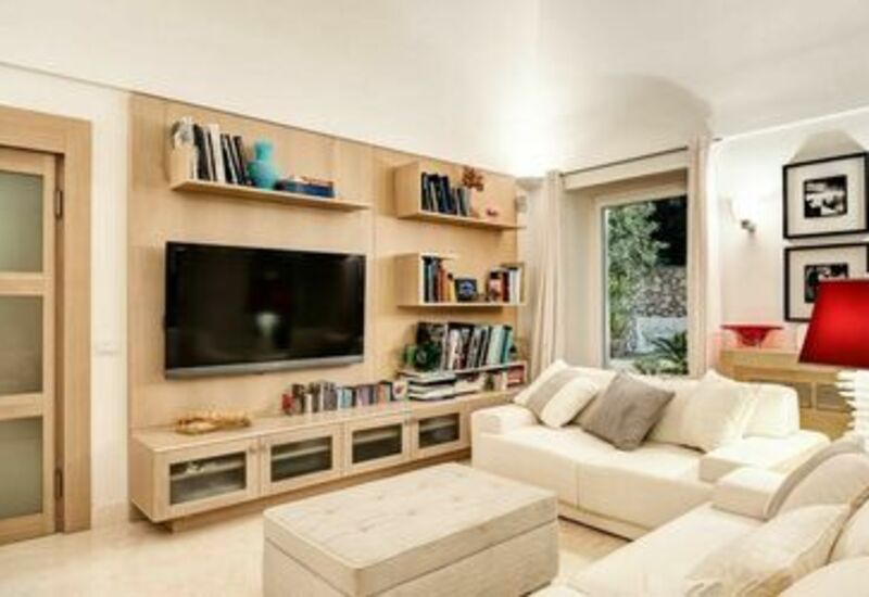 Villa Marina Little Beach: villa-marina-little-beach-capri-villa-living-room