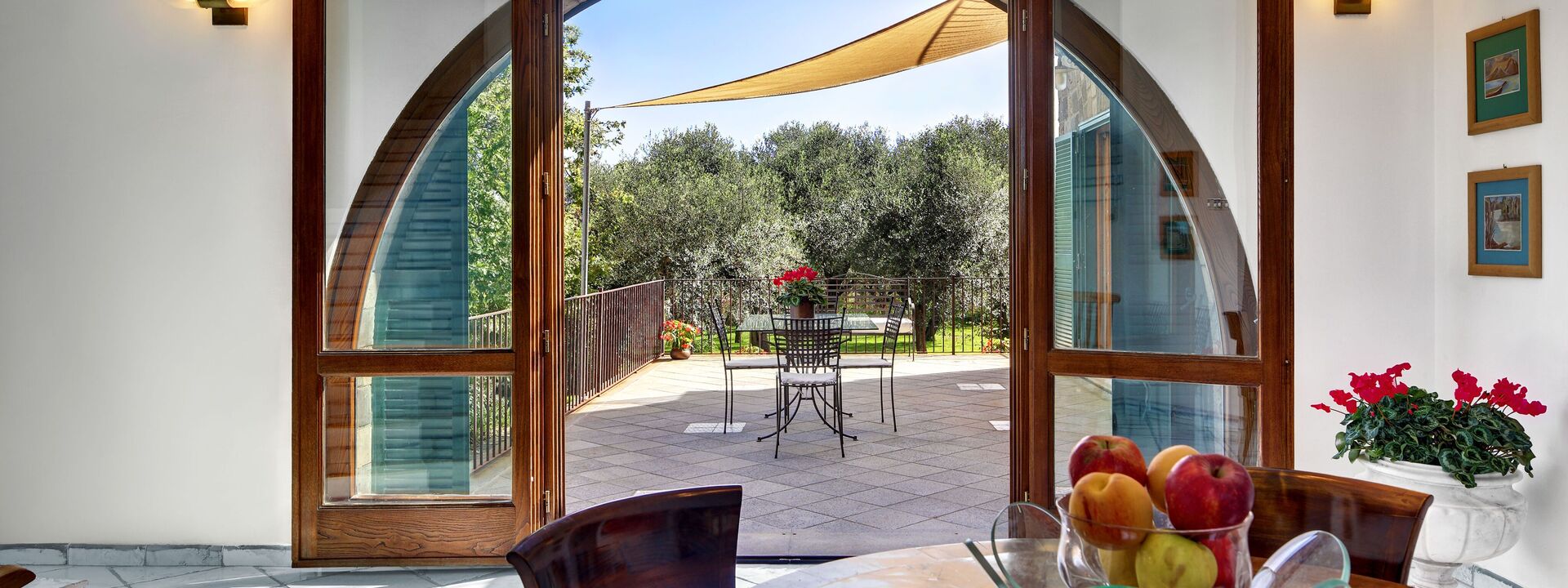 Stony Villa Volcano View: stony-villa-volcano-view-sant-agata-sui-due-golfi-villa-soggiorno