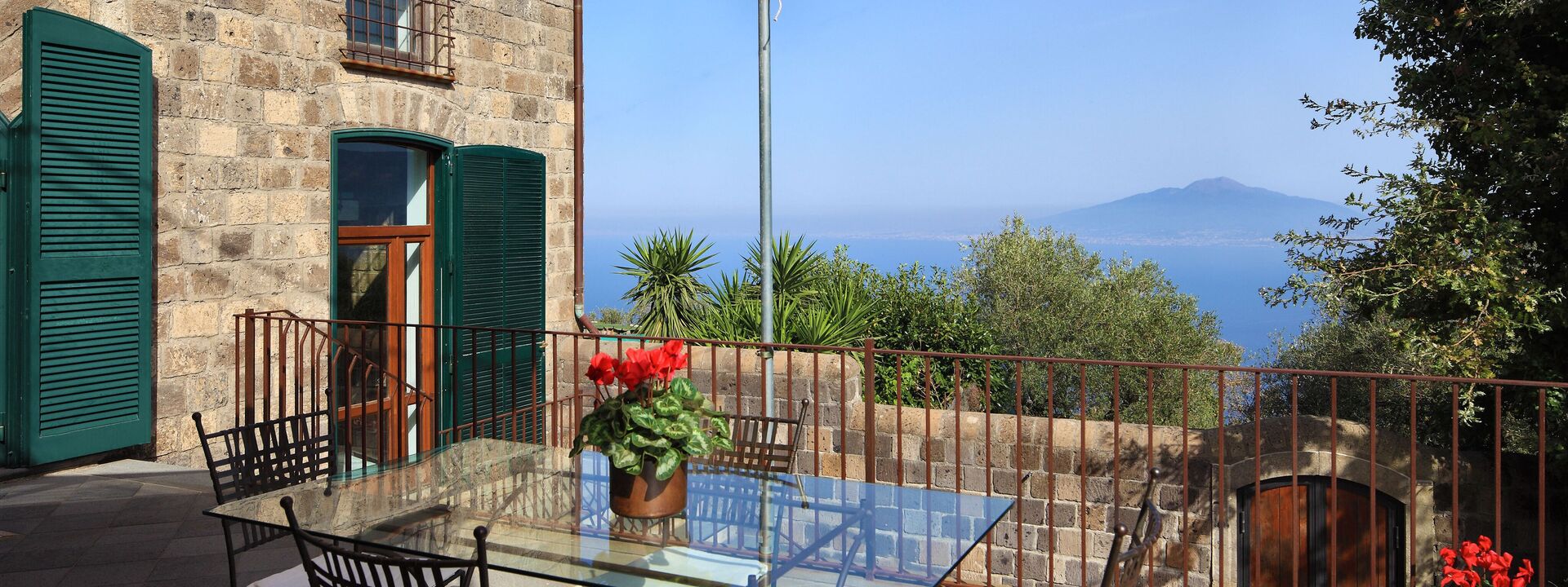 Stony Villa Volcano View: stony-villa-volcano-view-sant-agata-sui-due-golfi-villa-terrazza