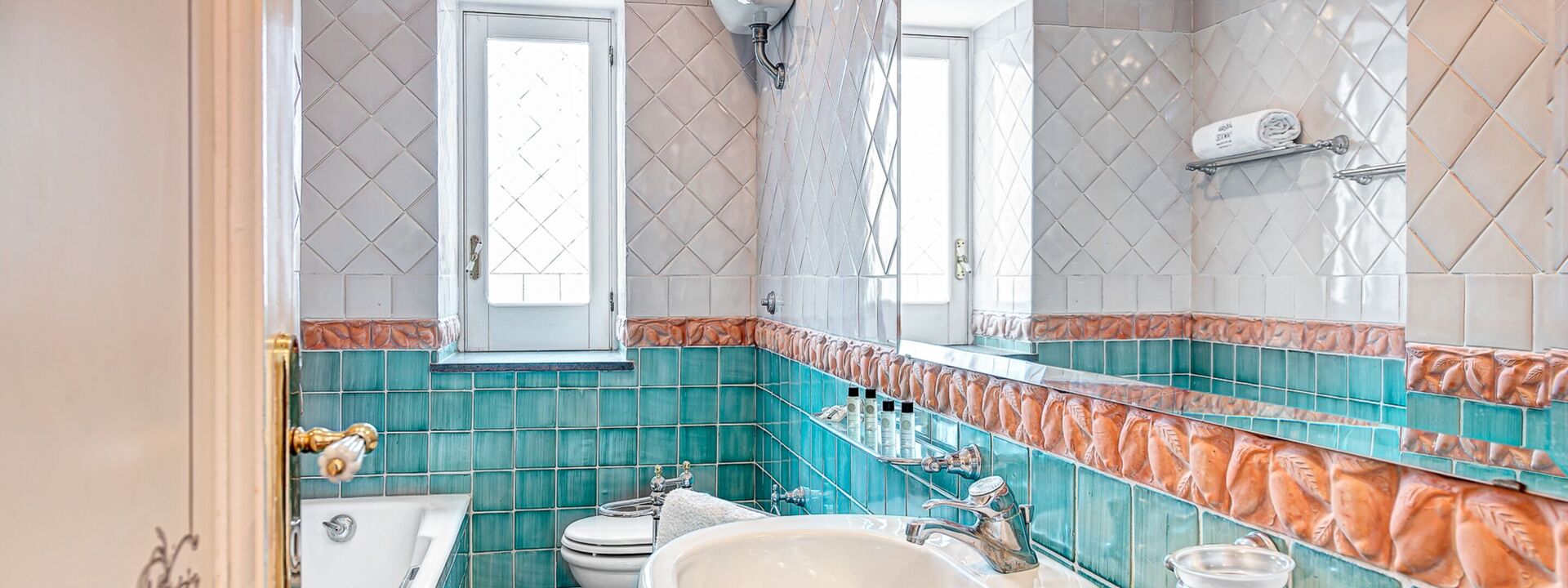 Palazzo Villa Dei Nobili: palazzo-villa-dei-nobili-santa-agata-sui-due-golfi-villa-bagno