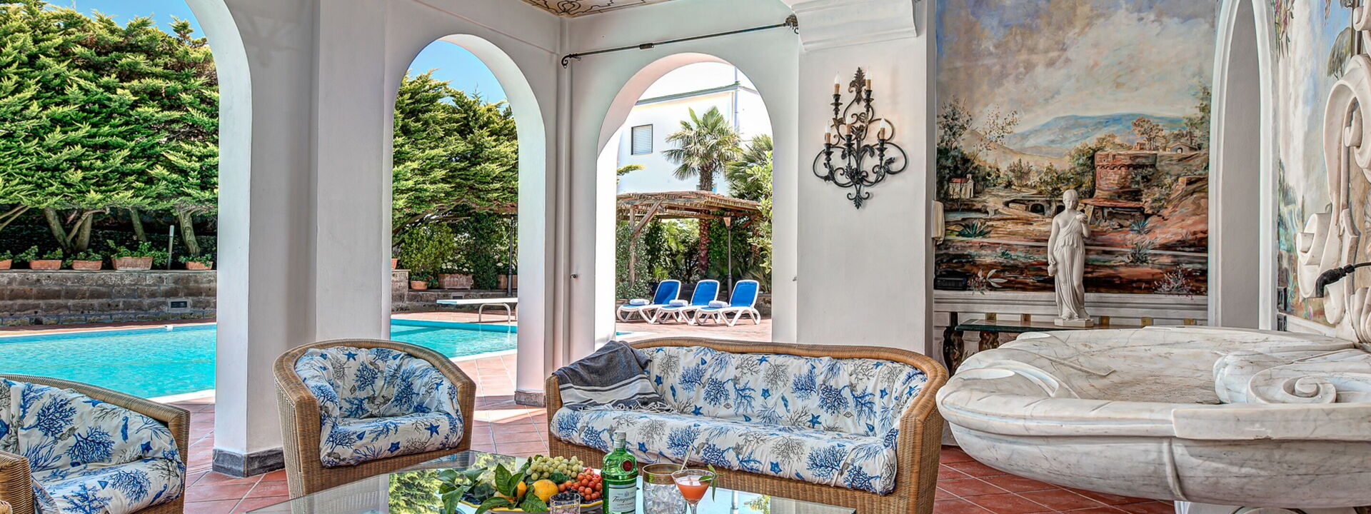 Palazzo Villa Dei Nobili: palazzo-villa-dei-nobili-santa-agata-sui-due-golfi-villa-patio