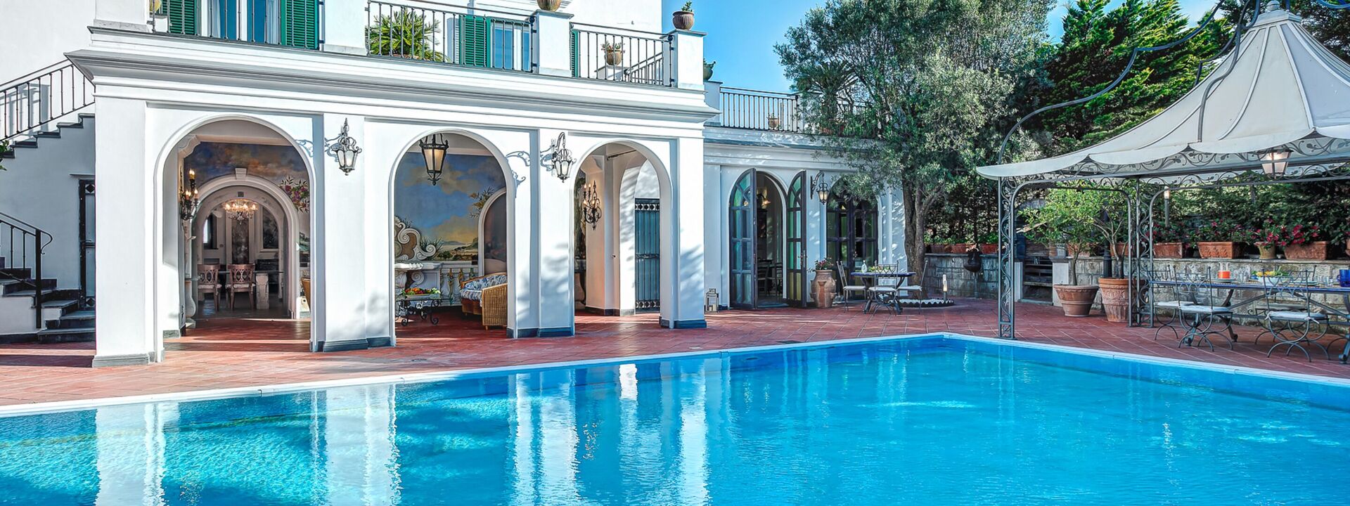 Palazzo Villa Dei Nobili: palazzo-villa-dei-nobili-santa-agata-sui-due-golfi-villa-piscina