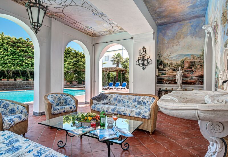 Palazzo Villa Dei Nobili: palazzo-villa-dei-nobili-santa-agata-sui-due-golfi-villa-patio