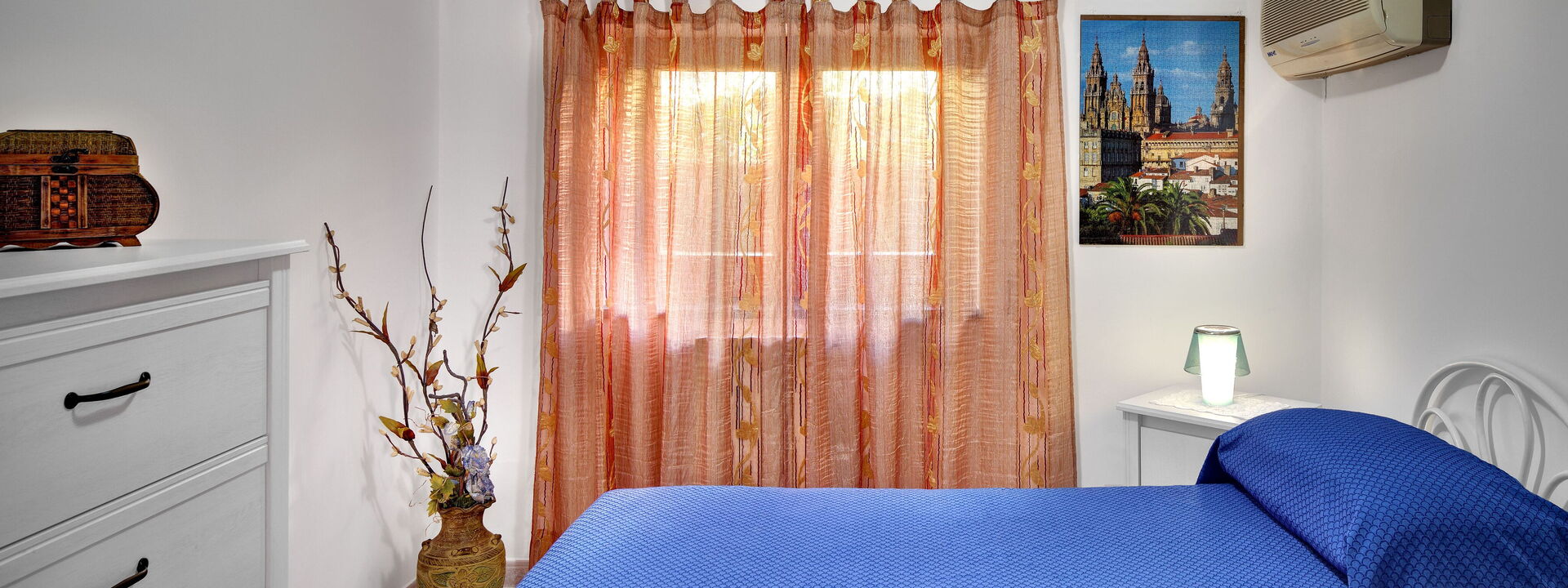 La Villa Dell'olio: la-villa-dell-olio-massa-lubrense-villa-camera-da-letto