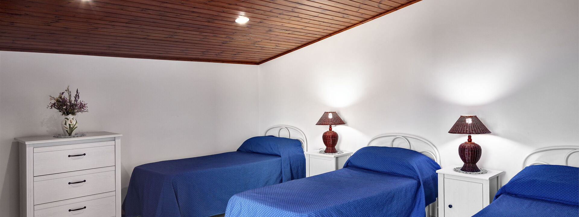 La Villa Dell'olio: la-villa-dell-olio-massa-lubrense-villa-camera-da-letto