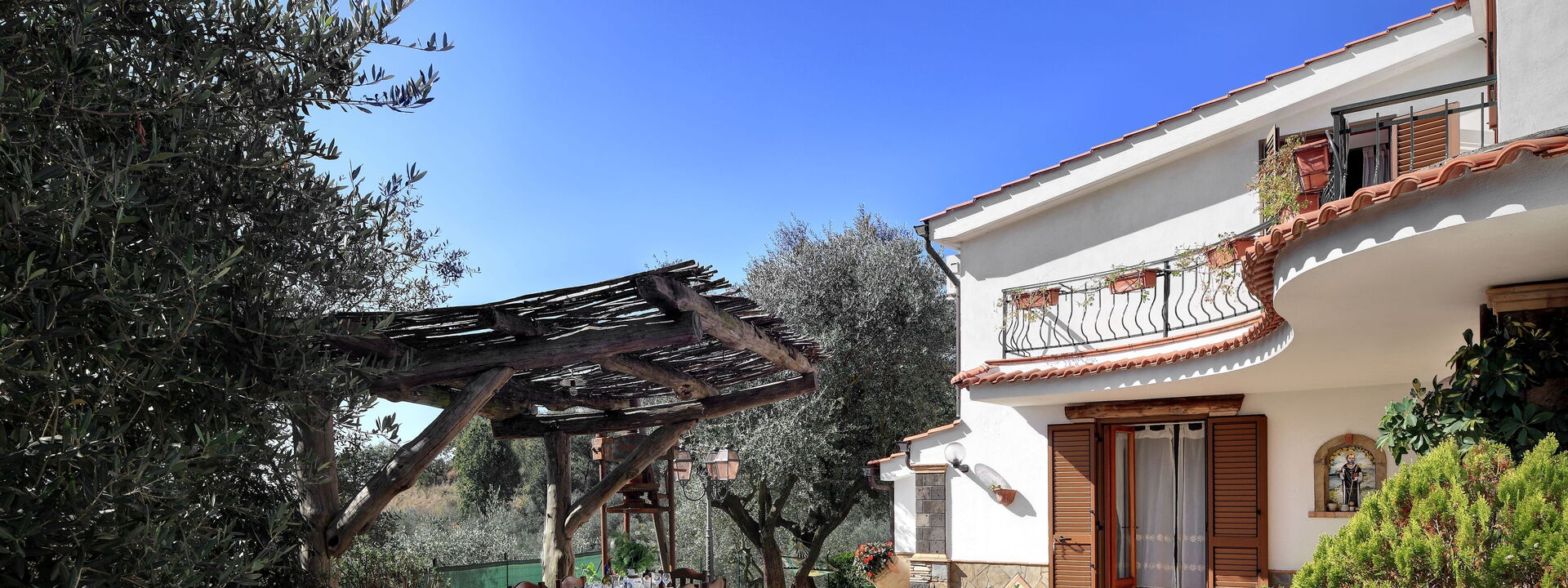 La Villa Dell'olio: la-villa-dell-olio-massa-lubrense-villa-esterno