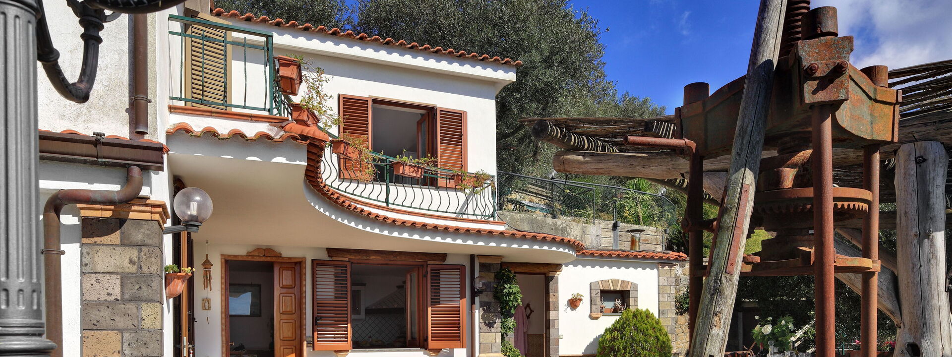 La Villa Dell'olio: la-villa-dell-olio-massa-lubrense-villa-esterno