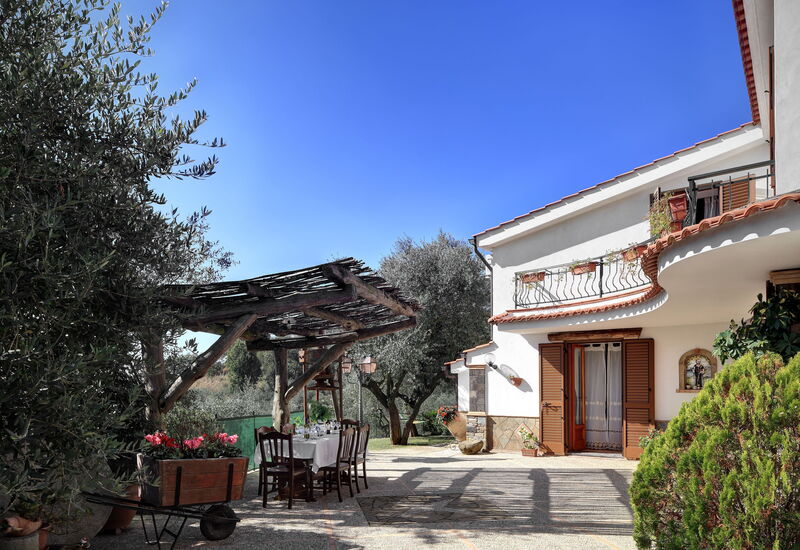 La Villa Dell'olio: la-villa-dell-olio-massa-lubrense-villa-external