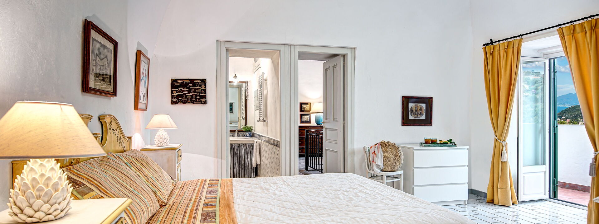 Country Lemonvilla: country-lemonvilla-massa-lubrense-villa-bedroom